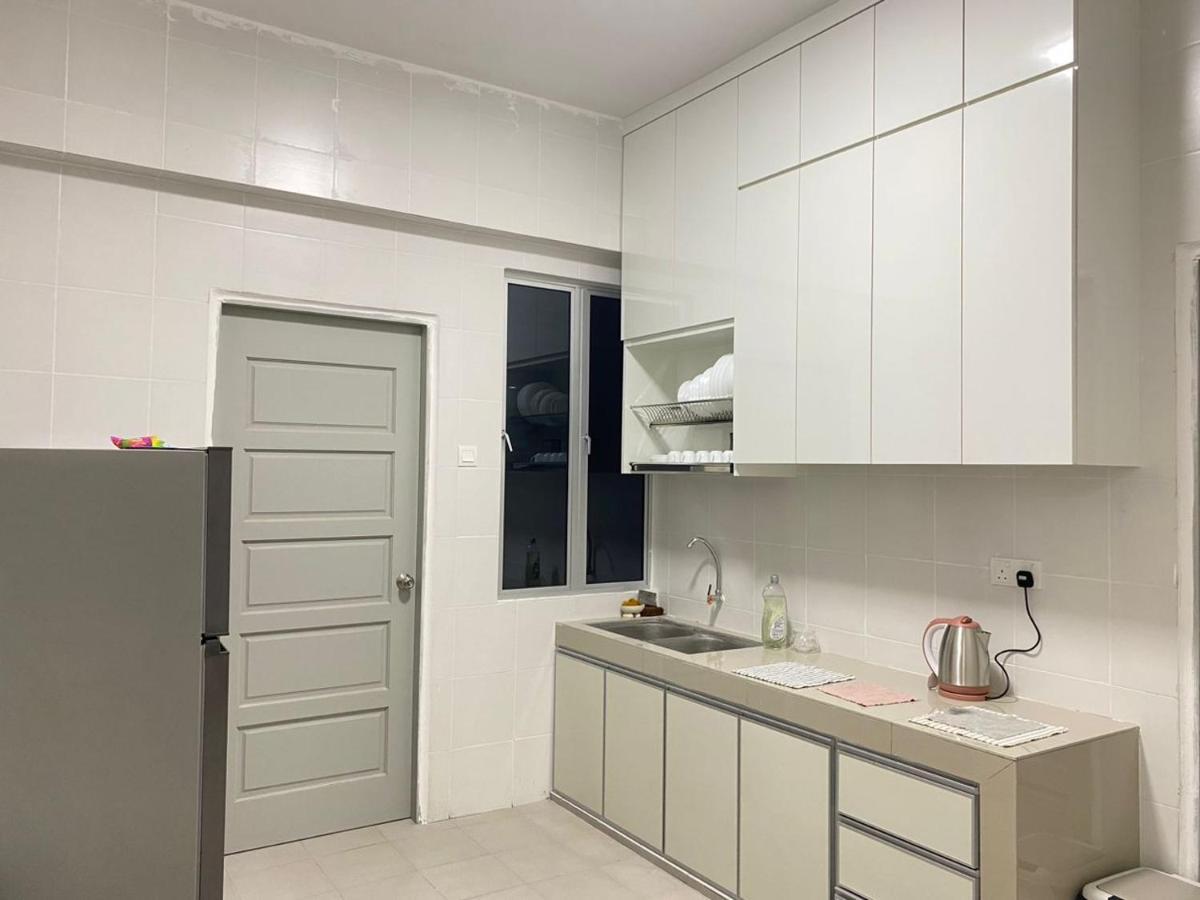 休闲民宿 Leisure Homestay @The Venus Sitiawan Kampong Lumut Kiri Kültér fotó